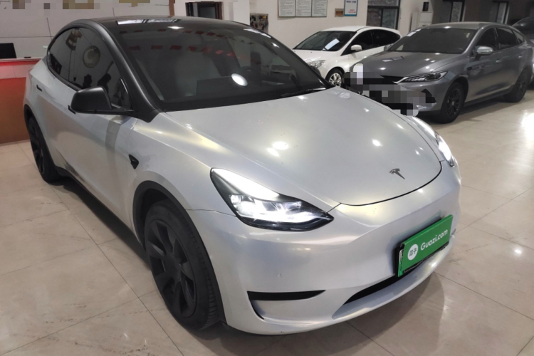 特斯拉 Model Y 2022款 改款 后轮驱动版车身外观3