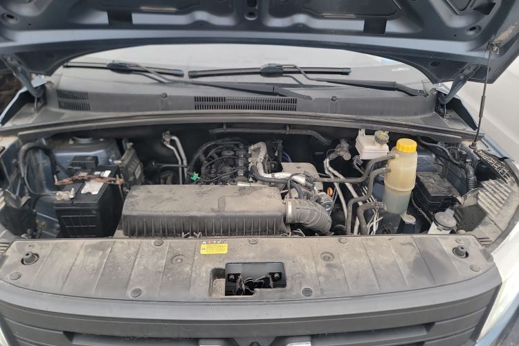 五菱汽车 五菱宏光PLUS 2019款 1.5T 手动标准型 5座局部细节24