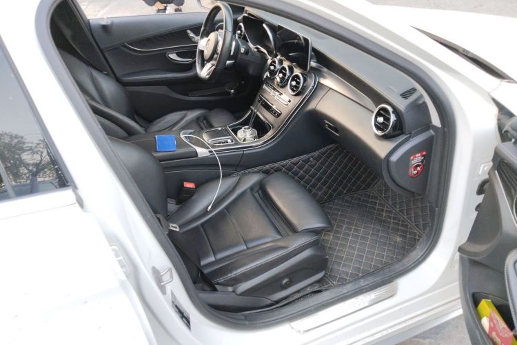 奔驰C级 2020款 C 200 L 时尚型运动版局部细节9005