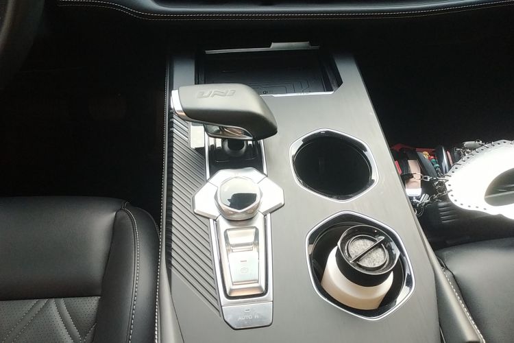 长安UNI-K 2024款 2.0T 两驱全球行版中控内饰18