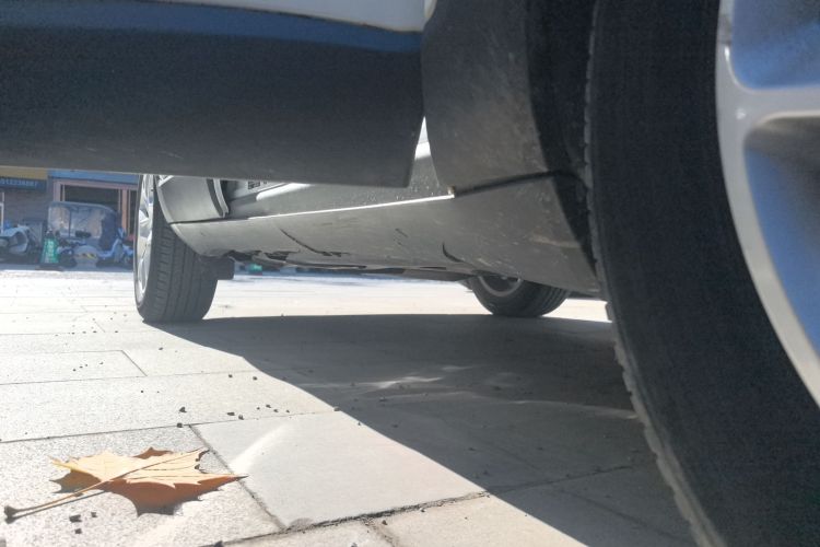 Jeep 自由侠 2017款  180T 自动劲能版局部细节9001