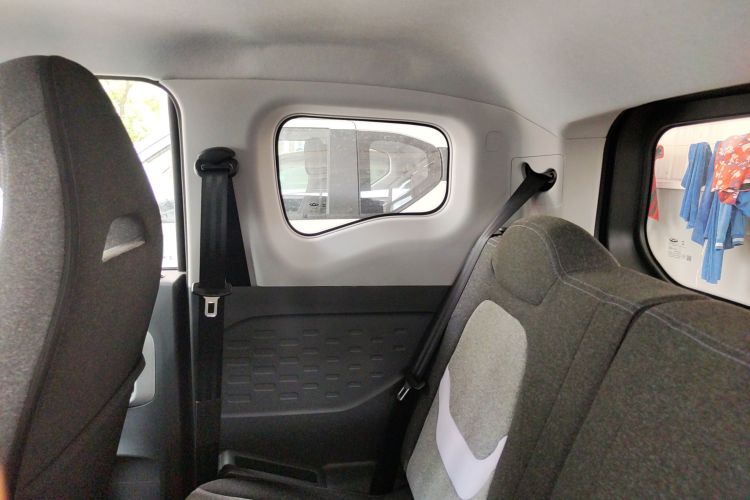 奇瑞新能源 QQ冰淇淋 2022款 170km 圣代 磷酸铁锂中控内饰7006