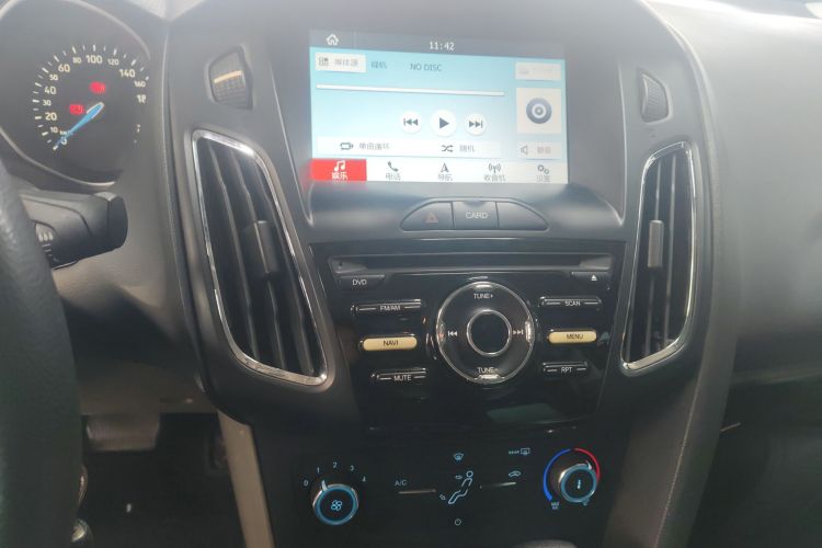 福特 福克斯 2017款 三厢 1.6L 自动舒适型智行版中控内饰16