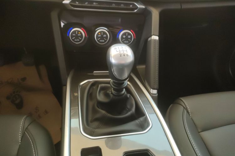 哈弗H6 2021款 运动版 1.5T 手动精英智联型 六边形格栅局部细节18