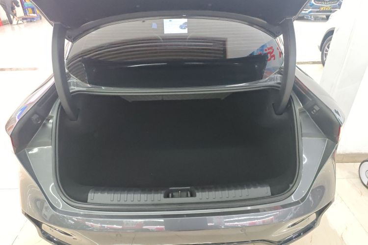 领克07 2024款 EM-P 126长续航 Halo机舱底盘23