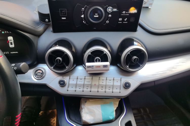 魏牌 VV7 2020款 2.0T 旗舰型中控内饰16