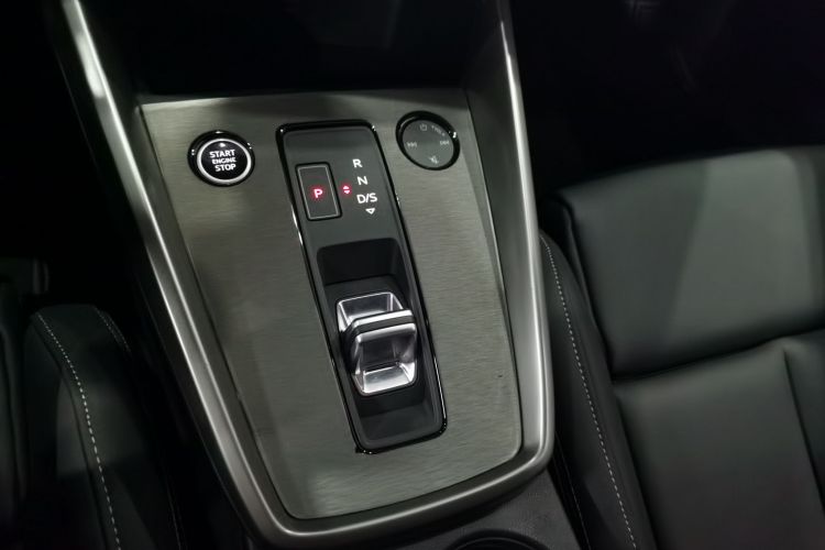 奥迪A3 2023款 改款 A3L Limousine 35 TFSI 进取运动型中控内饰18