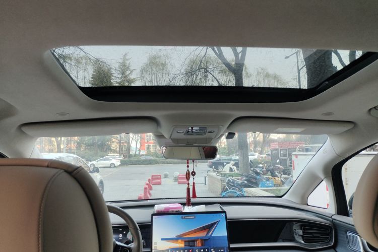 腾势D9 2022款 DM-i 970 四驱旗舰型中控内饰22