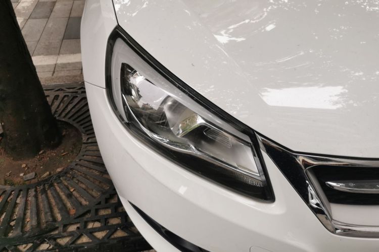 奇瑞 艾瑞泽7 2015款 1.6L CVT致领版车身外观8