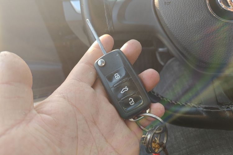 大众 朗逸 2015款 1.6L 手动风尚版中控内饰11