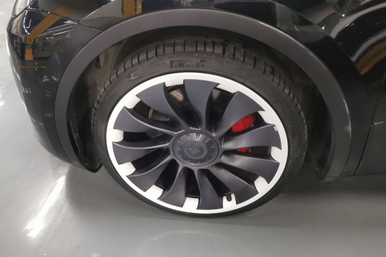 特斯拉 Model Y 2023款 高性能全轮驱动版车身外观35