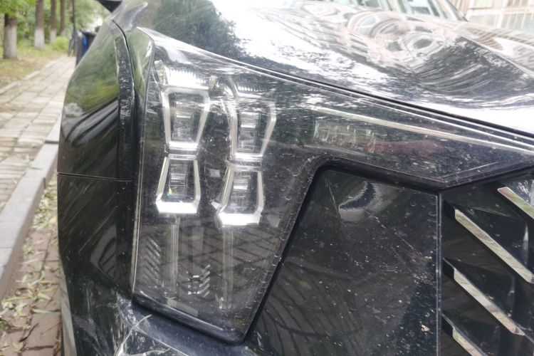 广汽传祺 传祺GS8 2022款 领航系列 2.0TGDI 四驱豪华智联版（七座）车身外观8