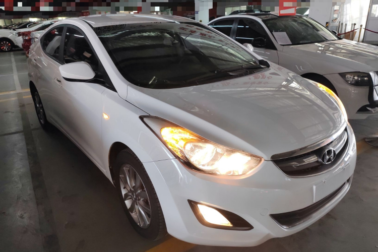 现代 朗动 2015款 1.6L 自动时尚型车身外观3