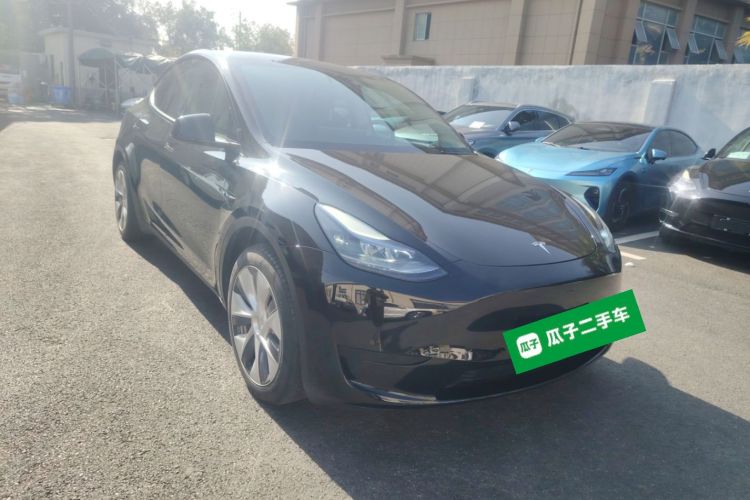 特斯拉 Model Y 2022款 改款 后轮驱动版车身外观3