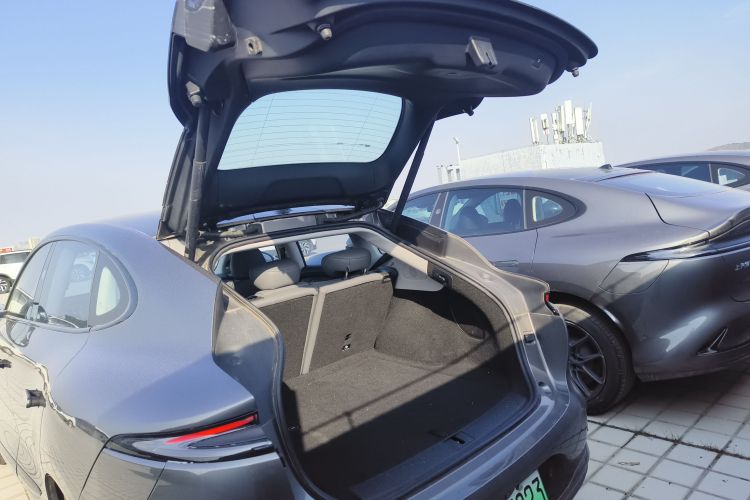 智己汽车 智己LS6 2023款 Max 标准版机舱底盘23