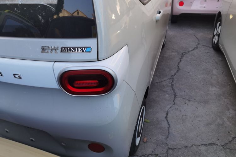 五菱汽车 宏光MINIEV 2024款 第三代 215km 青春版车身外观9