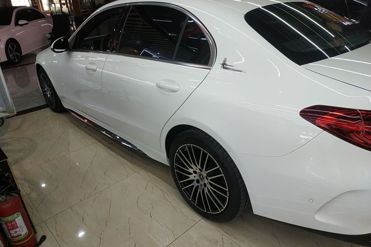 奔驰C级 2022款 改款 C 260 L 运动版车身外观4