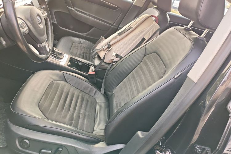 大众 迈腾 2015款 1.8TSI 豪华型中控内饰19