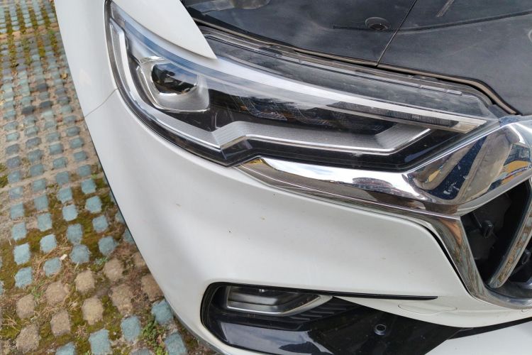 红旗HS5 2022款 改款 2.0T 智联旗享版车身外观8