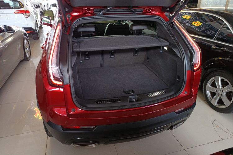 凯迪拉克XT4 2021款 28T 四驱铂金运动版机舱底盘23