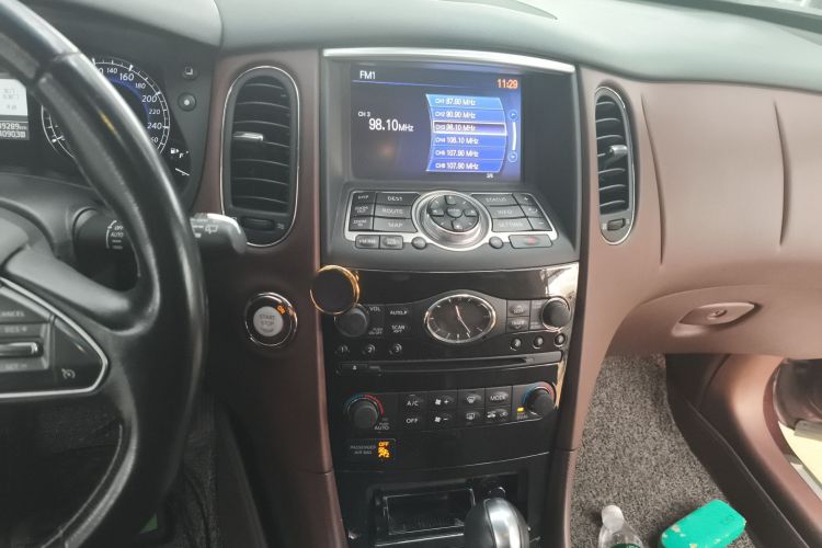 英菲尼迪QX50 2015款 2.5L 悦享版中控内饰16