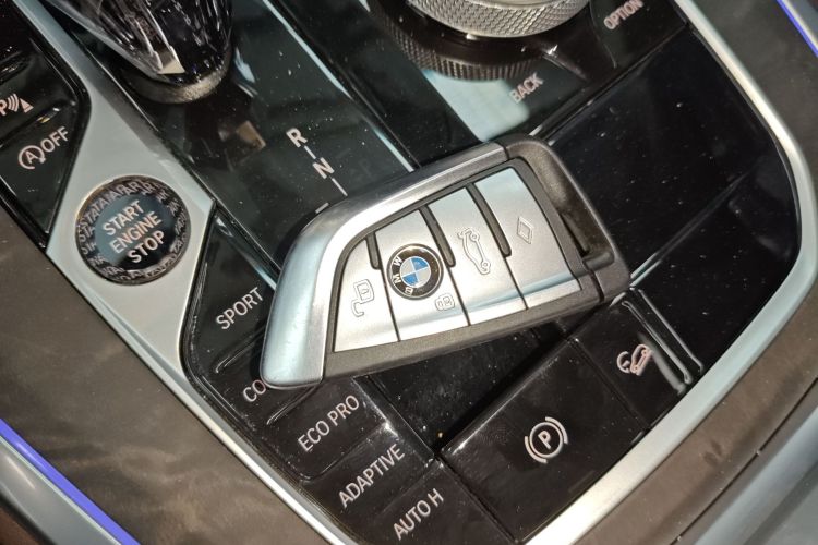 宝马X5 2022款 改款 xDrive 30Li 尊享型M运动套装中控内饰7001