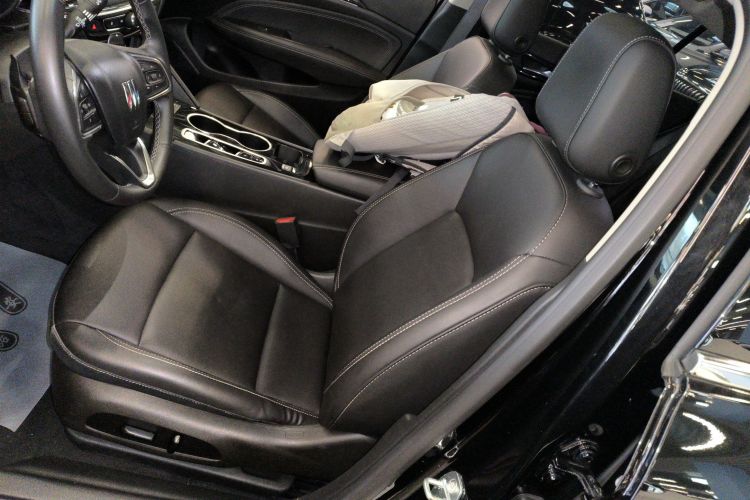 别克 君威 2024款 25T 超享版中控内饰19