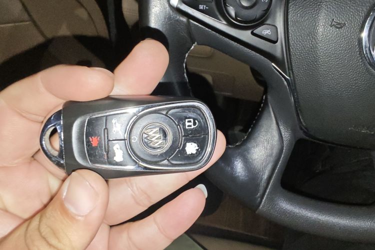 别克GL8 2017款 ES 28T 豪华型 国V中控内饰7001