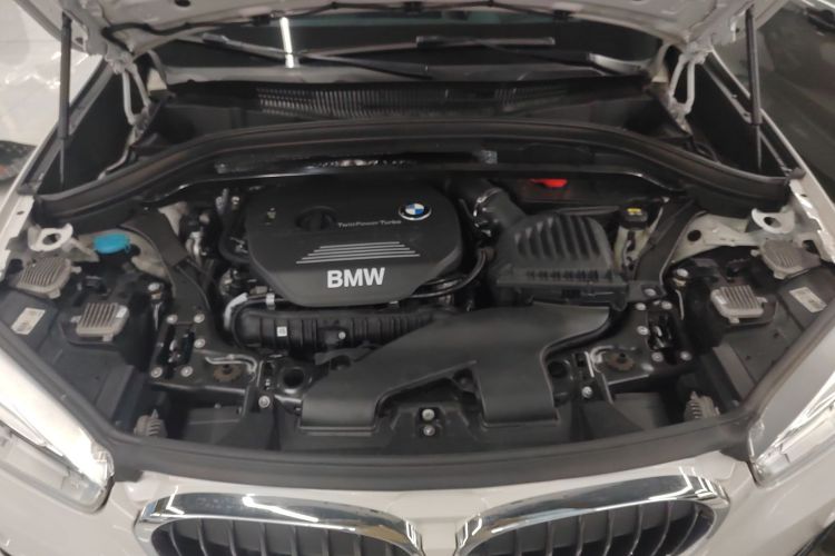 宝马X1 2016款 xDrive20Li 豪华型机舱底盘24