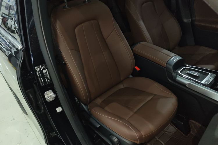 奔驰GLB 2024款 改款 GLB 220 动感型局部细节41