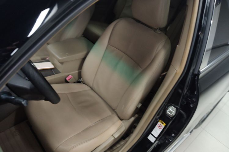 丰田 汉兰达 2012款 2.7L 两驱5座精英版中控内饰19