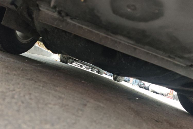 福特 福克斯 2012款 三厢 1.6L 自动风尚型局部细节9008