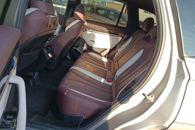 吉利汽车 星越L 2021款 2.0TD DCT EVO两驱智尊型中控内饰7004