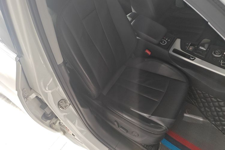 奥迪A4L 2019款 45 TFSI quattro 个性运动版 国VI局部细节41