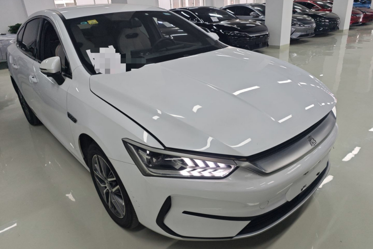比亚迪 秦PLUS 2023款 冠军版 EV 510KM领先型车身外观3
