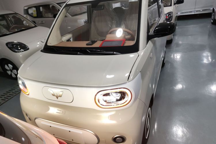 五菱汽车 宏光MINIEV 2024款 第三代 215km 青春版车身外观2