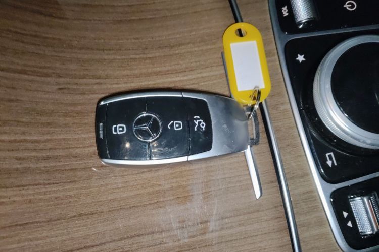 奔驰GLC轿跑 2019款 GLC 260 4MATIC 轿跑SUV中控内饰11