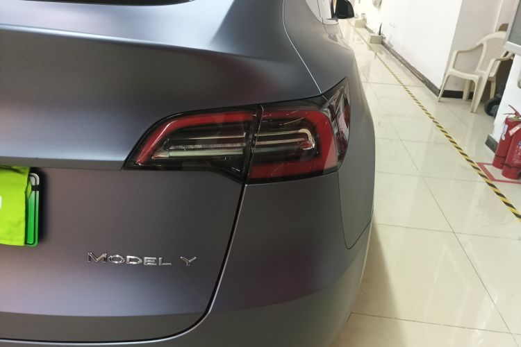 特斯拉 Model Y 2022款 改款 长续航全轮驱动版车身外观9