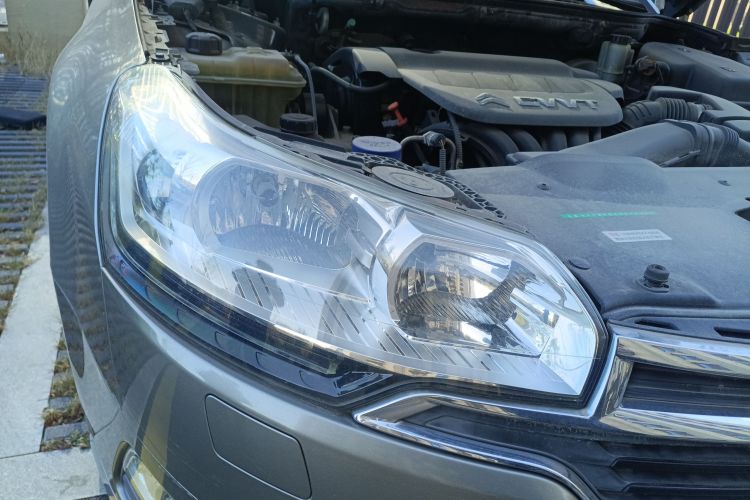 雪铁龙C5 2014款 2.0L 自动尊享型车身外观8