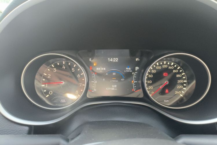 Jeep 指南者 2017款 200T 自动家享版中控内饰14