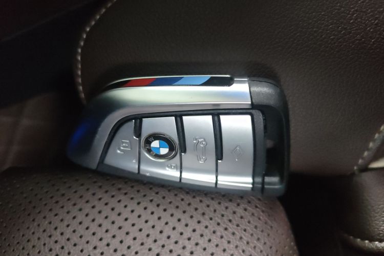 宝马5系 2022款 改款三 530Li 尊享型 M运动套装中控内饰11