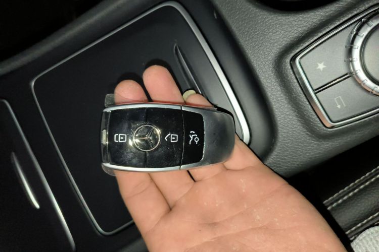 奔驰GLA 2017款 GLA 200 时尚型中控内饰11