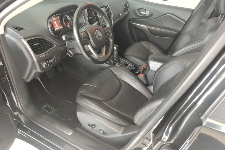 Jeep 自由光 2019款 2.0T 四驱全能版 国VI局部细节19