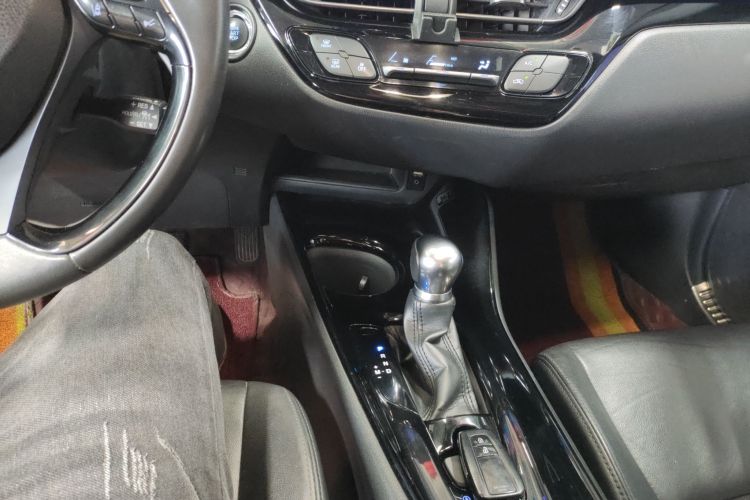 丰田 奕泽IZOA 2018款 2.0L 奕驰版 国VI中控内饰16