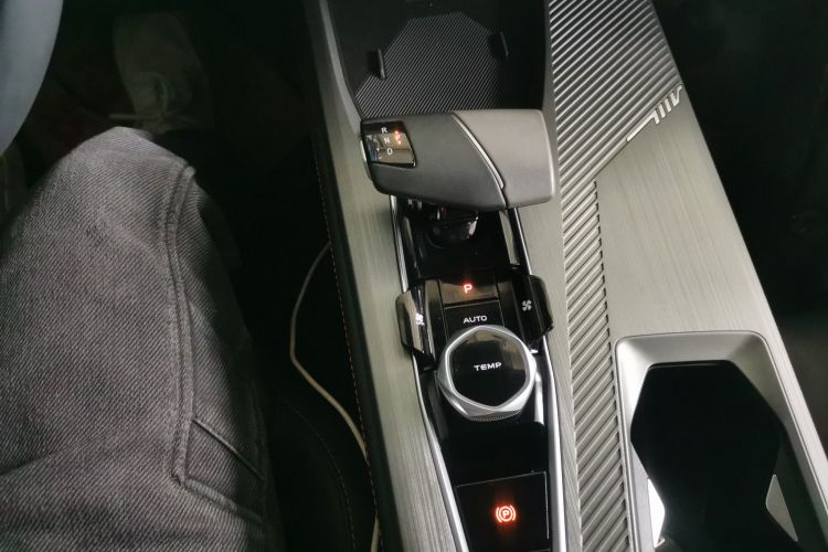 长安欧尚 欧尚Z6新能源 2023款 智电iDD 150KM旗舰PLUS智慧泊车版局部细节18