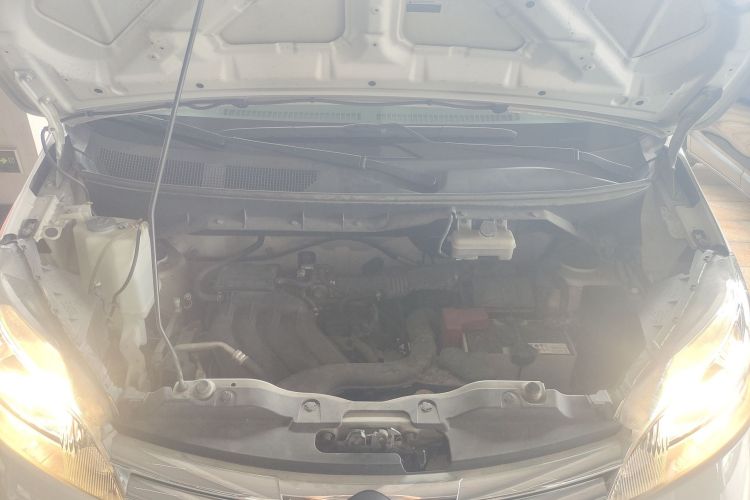 日产NV200 2016款 改款 1.6L CVT尊享型局部细节24