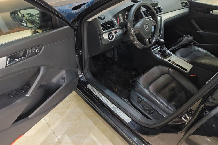 大众 帕萨特 2015款 1.4TSI DSG尊荣版中控内饰20