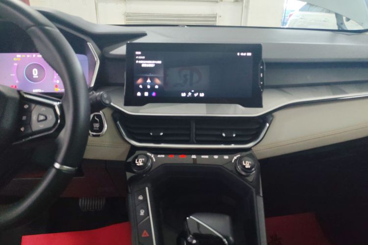 领克06 EM-P 2022款 PHEV 84KM续航版 Pro中控内饰16