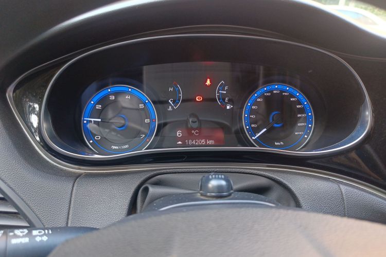 菲亚特 菲翔 2015款 1.4T 手动悦享版中控内饰14