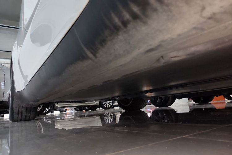 特斯拉 Model Y 2022款 改款 长续航全轮驱动版机舱底盘29